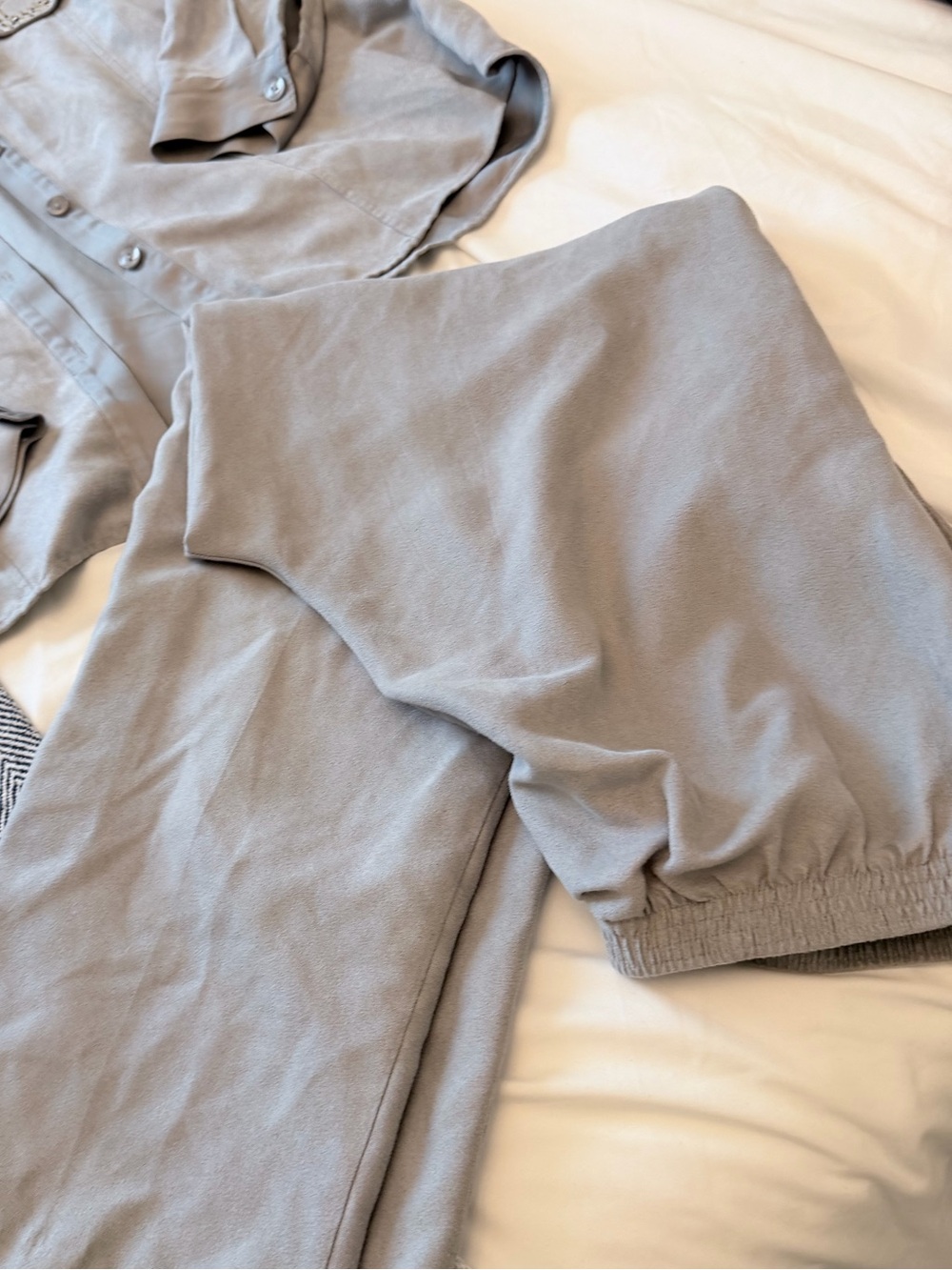 Wide-Leg Button-Front Set in Taupe - Picture 8 of 12